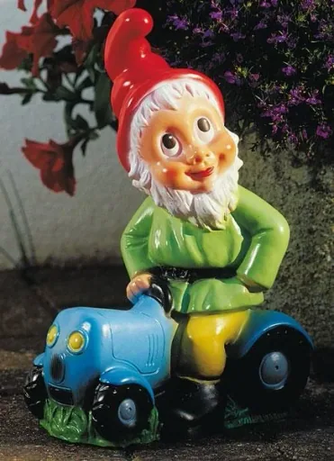Zwerg auf Traktor 32 cm