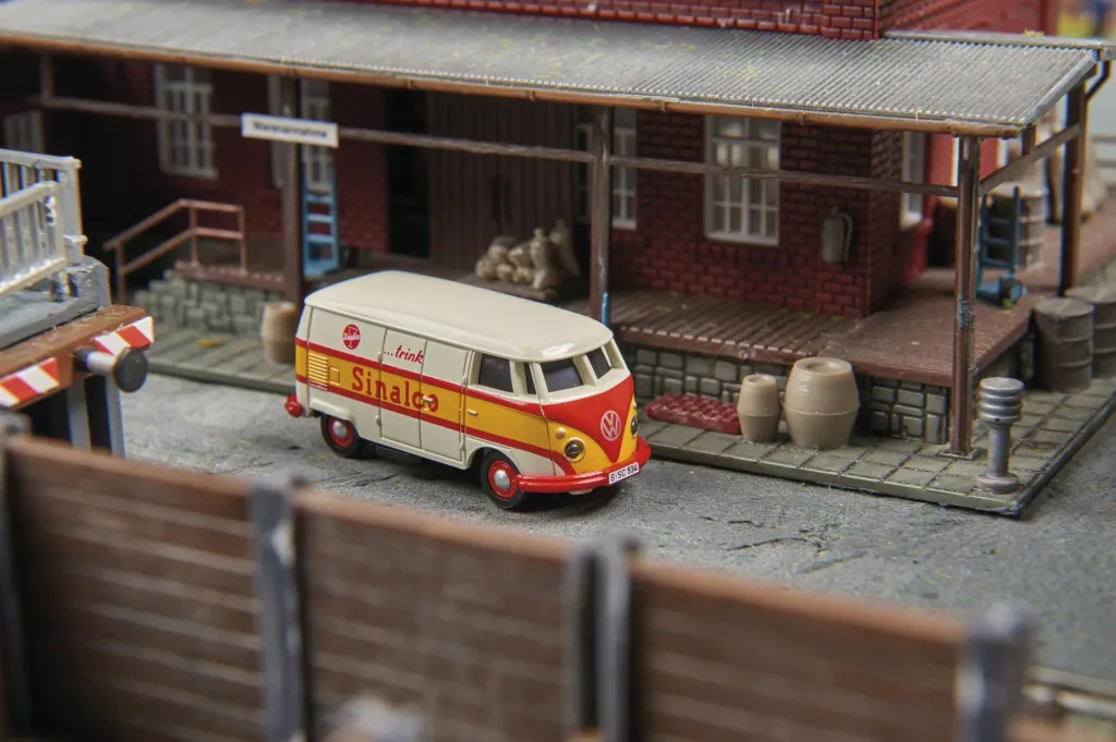 1:87 VW T1 Bus Kastenw. Sinalco 100% RTR