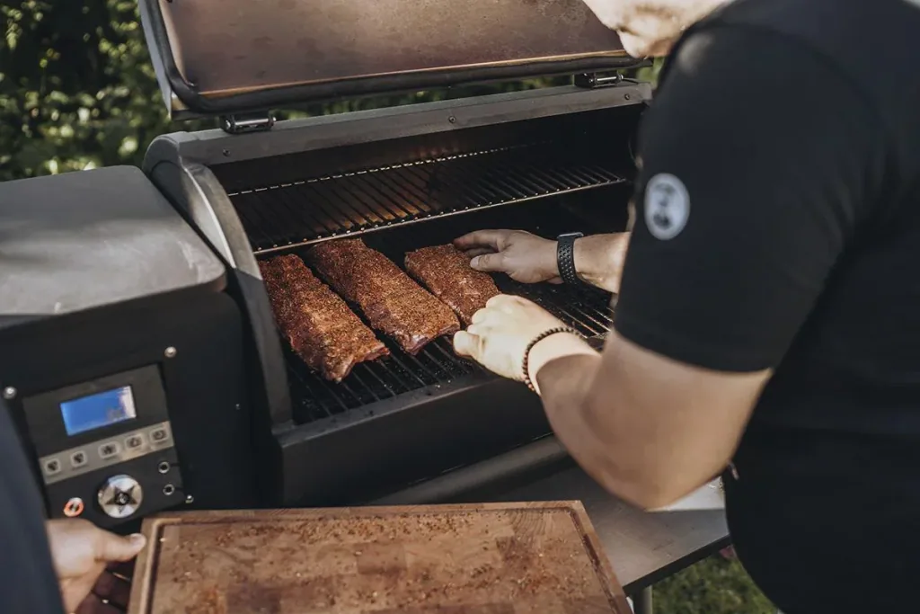 PelletGrill - Sheriff inklusive Ablagebrett und Halterungen