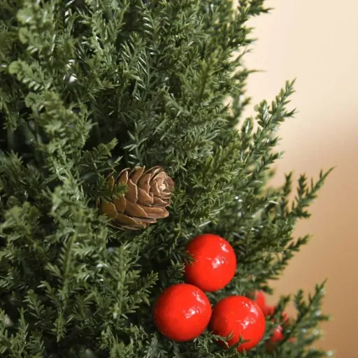 Weihnachtsbaum 50 cm Christbaum Zypressen-Weihnachtsbaum mit 7 roten Beeren