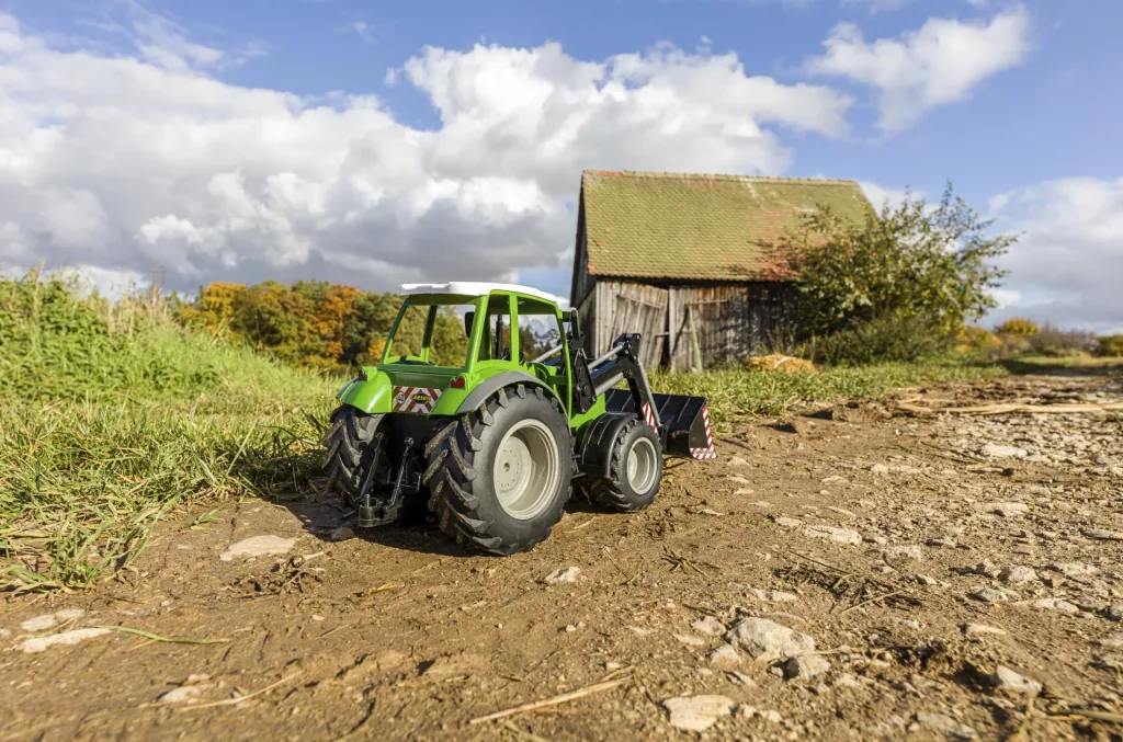 RC Traktor mit Frontlader 2.4 G 100 % 1:16