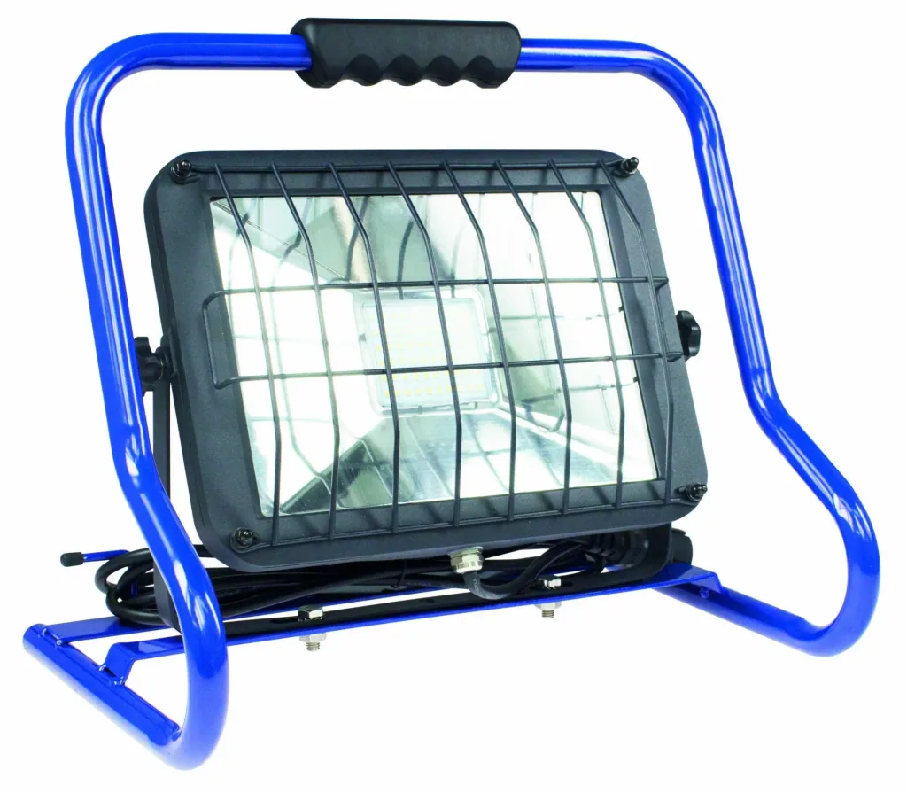 LED-Strahler 50W mit 2 Steckdosen und Samsung-Chip