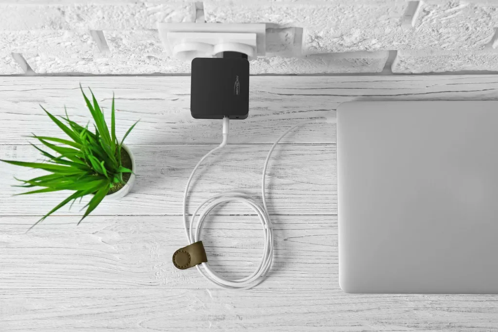 USB Ladegerät USB-A und USB-C mit 60 Watt