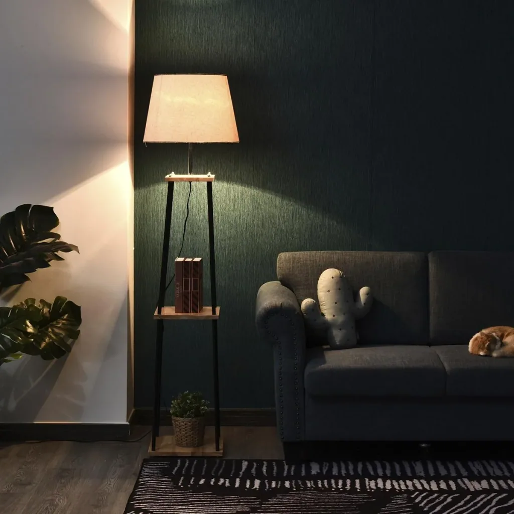 Stehlampe mit 2 Ablagen natur/schwarz/beige