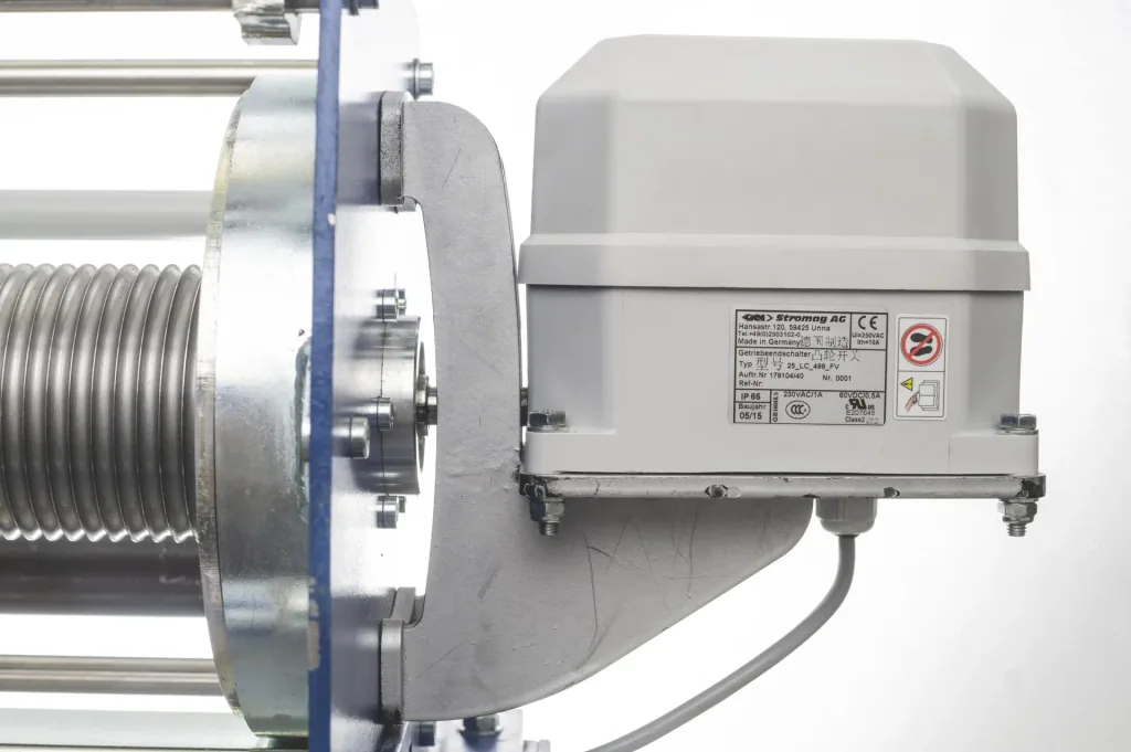 Elektro-Seilwinde PFW-C 500 einsatzfertig, max. 500 kg (1. Lage), 400V, 50 m Seil, IP55, Hubwinde für Materialtransport
