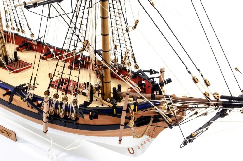 Bausatz HMS Flirt im Maßstab 1:64
