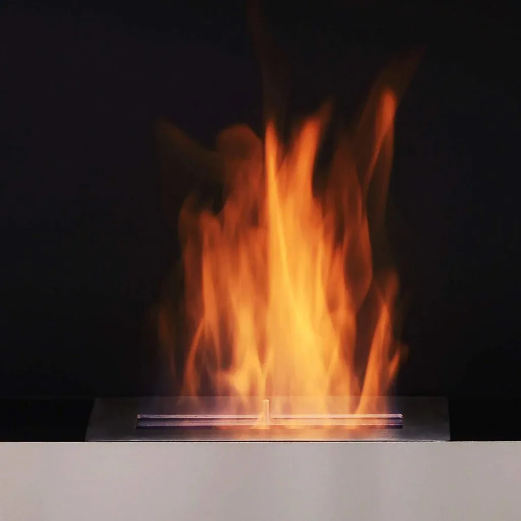 Wandkamin mit Ethanol-Brennstoff