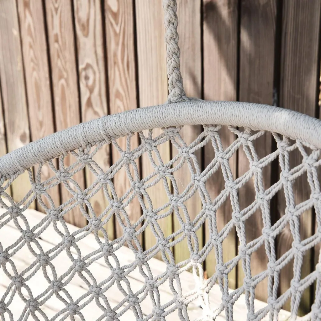 Hängesessel im Vintage-Stil beige