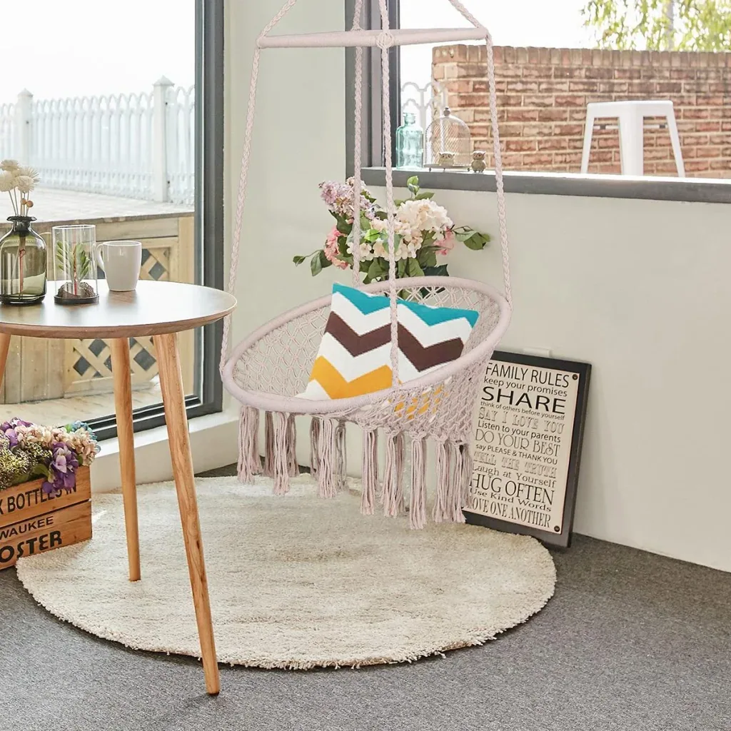 Hängesessel im Vintage-Stil beige