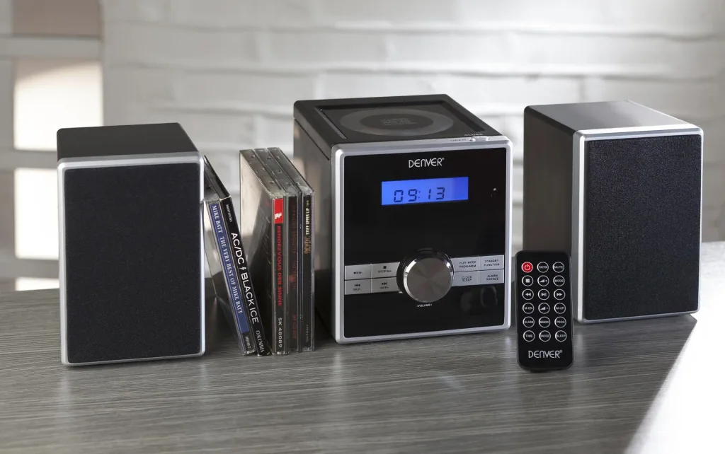 Stereoanlage mit CD-Player, Radio und AUX-Anschluss