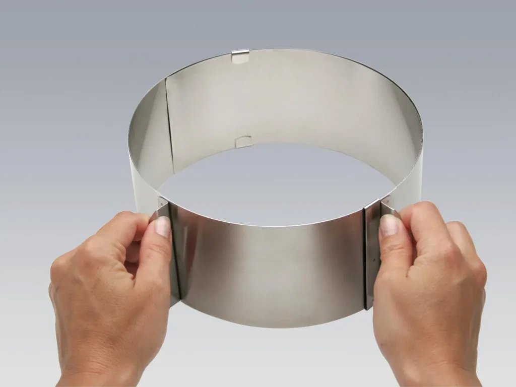Variabler Tortenring mit Skala, von 16-30 cm