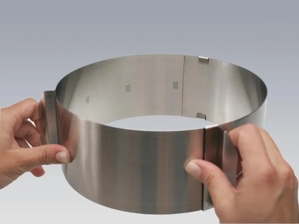 Variabler Tortenring mit Skala, von 16-30 cm