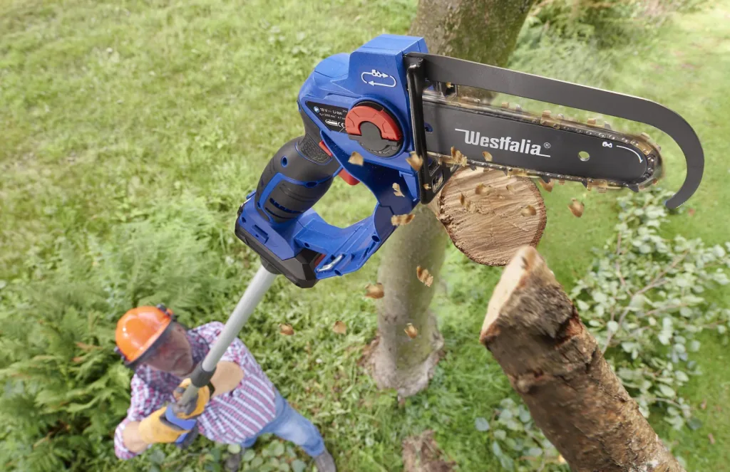 SET X-SAW Pro 4 Ah, Akku-Einhand-Powersäge mit 18 V LI-ION Akku 4 Ah + Schnellladegerät + Gürtel-Clip und Multispray