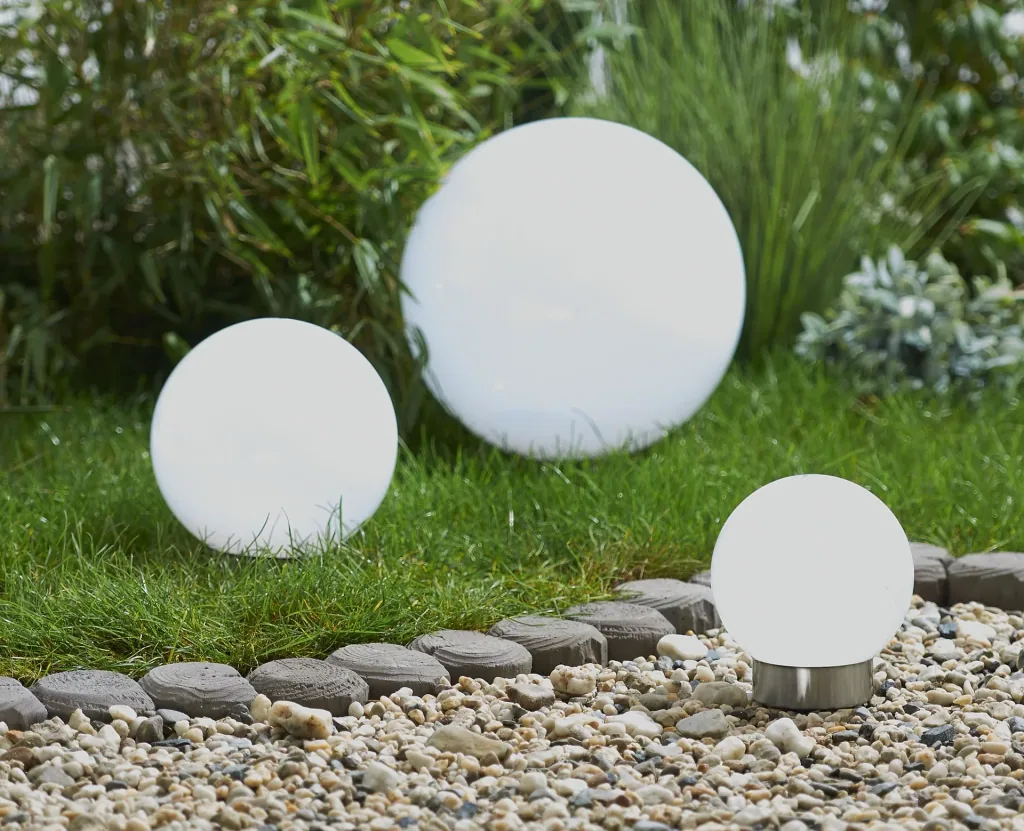 Solar Kugel mit weißer und Farbwechsel LED - 15cm