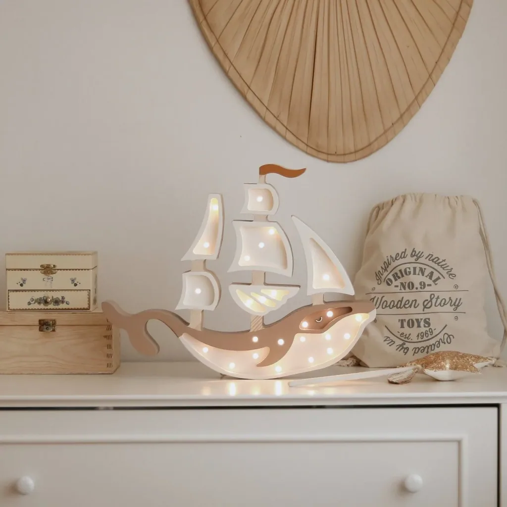 Little Lights Nachtlicht Kinder, Nachtlampe Walfischschiff - 100% Kiefernholz natur