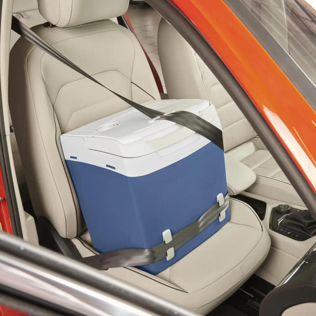 Thermoelektrische Kühlbox mit 25 Liter Fassungsvermögen und Sicherheitsgurtfixierung, blau 12/230 V