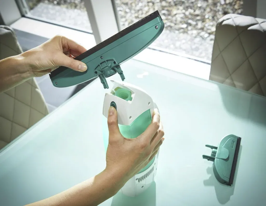 Akku-Fenstersauger "Dry & Clean" mit Spray, Stiel und Einwascher + GRATIS dazu Fensterspray 500 ml