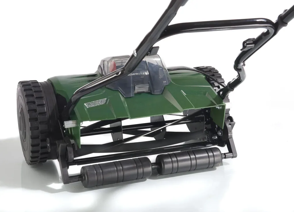 Set Akku-Walzenmäher „GM 38/18“, Li-Ion-Akku, 18 Volt, 2,0 Ah und Li-Ion-Akku-Schnellladegerät, 18 Volt