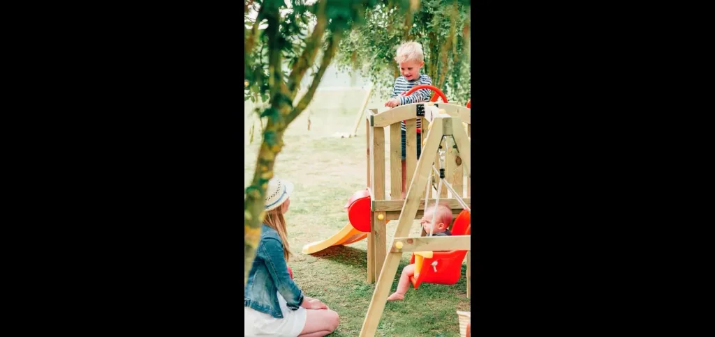 Kleinkinder Turm mit Babyschaukel, Outdoor-Kletterturm für Kleinkinder aus Holz, Babyschaukel, Rutsche, natur