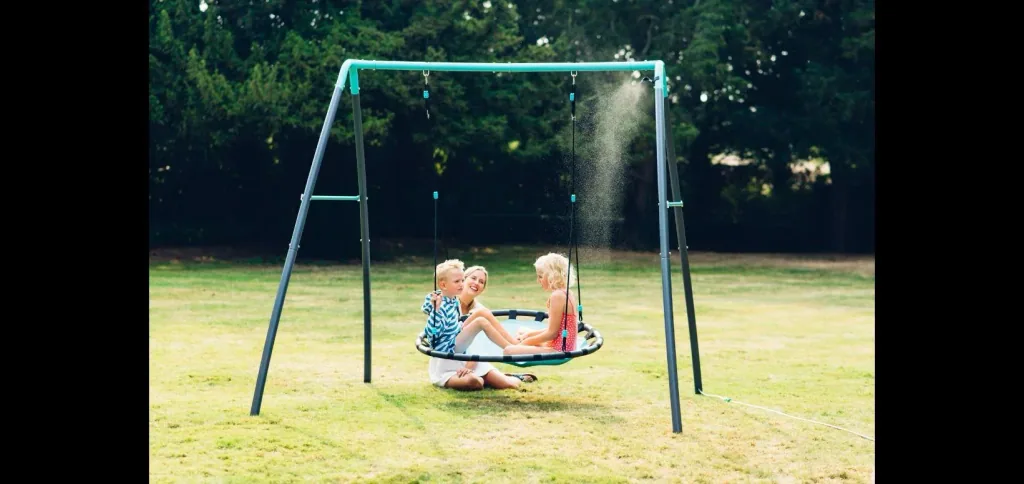 Premium Metall Nestschaukel mit Nebelsprühfunktion, Outdoor-Nestschaukel, Kinder, Schaukelseile höhenverstellbar