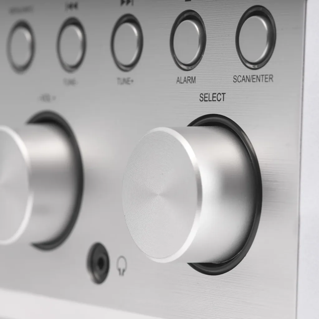 DAB+ und UKW Micro-Stereoanlage mit Bluetooth, USB Ladebüchse und USB MP3 Wiedergabe