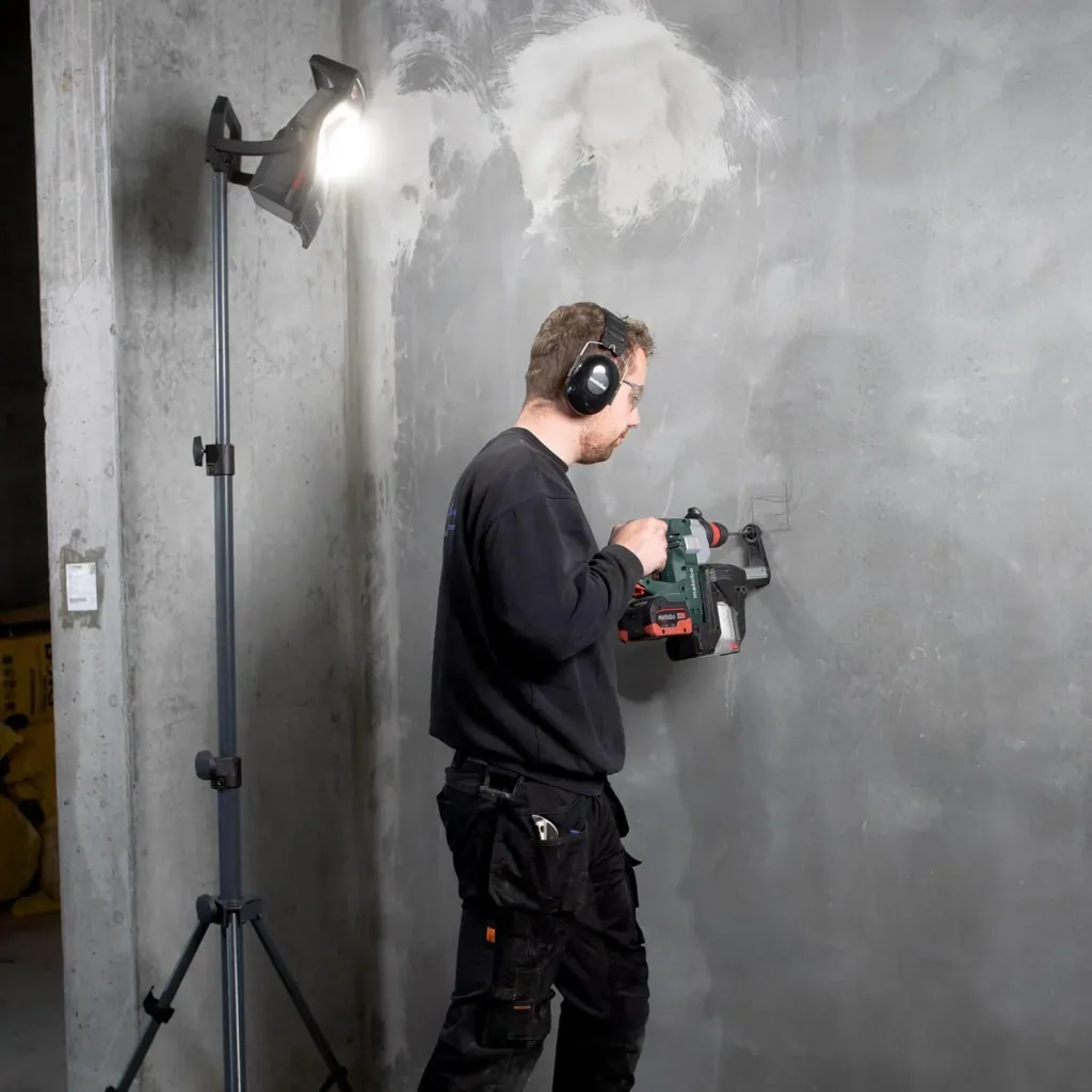 Handflutlichtstrahler NOVA 4 CAS mit abnehmbarem Diffuser