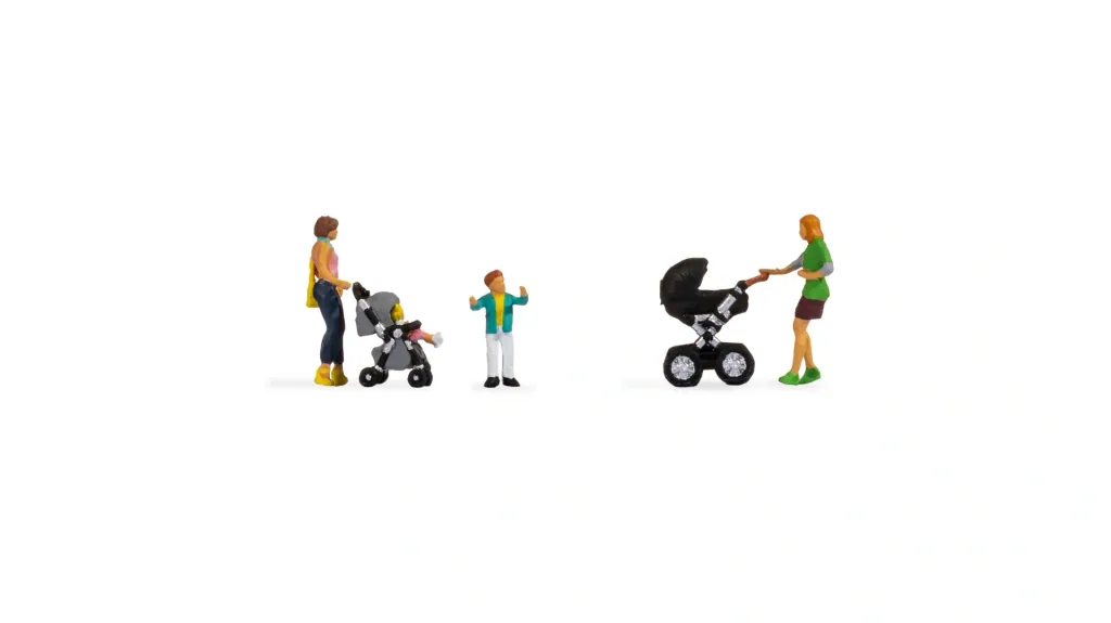 Mütter mit Kindern, 4 Figuren, 2 Kinderwagen