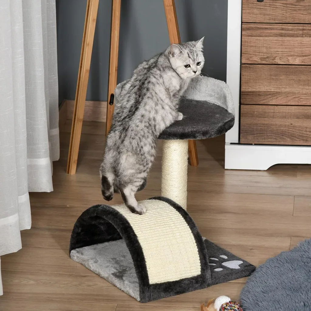 Katzenbaum mit Plüsch beige