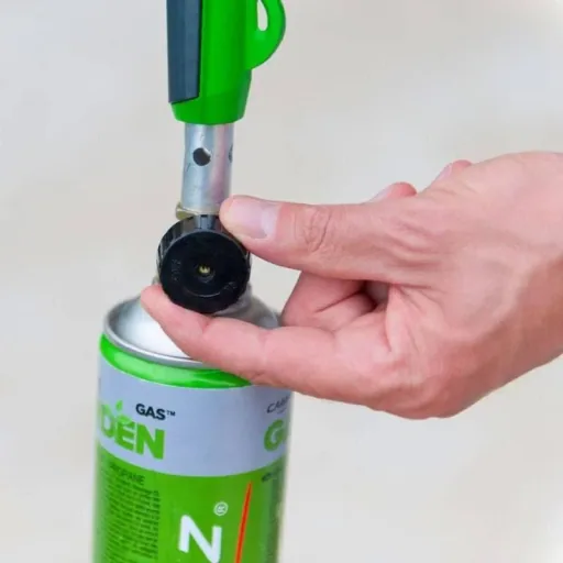Campingaz GT3000PZ Unkrautbrenner mit Piezo-Zündung und vier zusätzlichen Gasflaschen