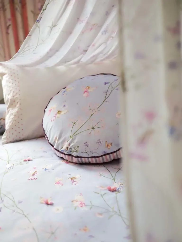 Little Sanderson Abracazoo Motivstoff Feen Garten hellblau lila pink