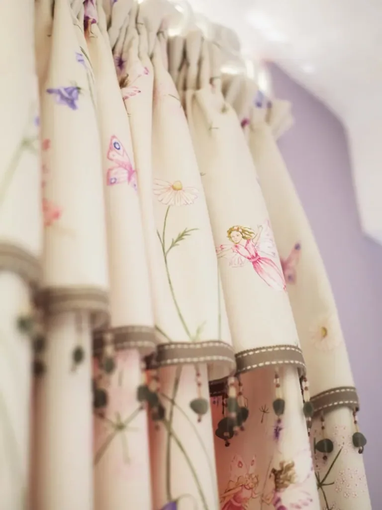 Little Sanderson Abracazoo Motivstoff Feen Garten hellblau lila pink