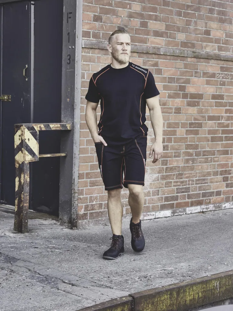 Arbeits Shorts, Farbe schwarz/rot, Gr.48