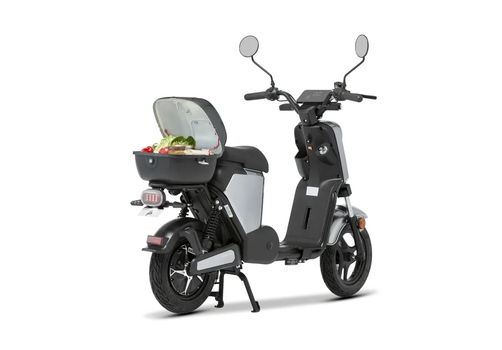 E-Roller "Messina" 20 km/h silber - Sparsam - Effizient dank hochwertigem Radnabenmotor und Lithium-Akku