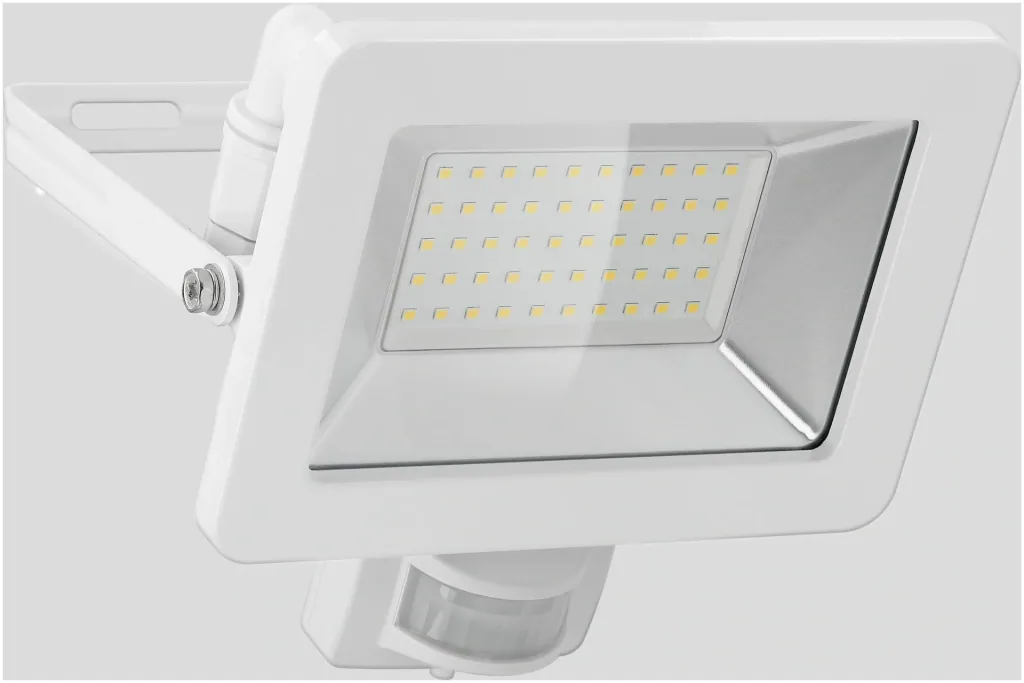 LED Außenstrahler mit Bewegungsmelder Weiß, 50 Watt - 4250 Lumen