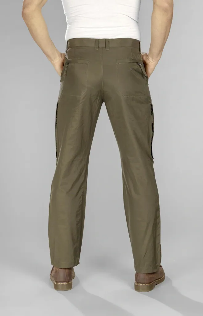Outdoorhose, Gesäßtasche mit Reißverschluss, Farbe oliv, Gr.27
