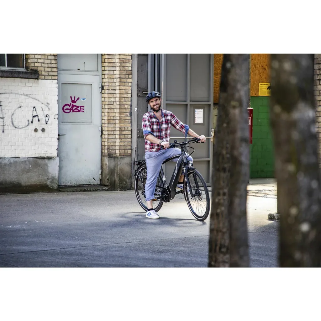 Herren E-Bike Trekking, 28 Zoll, Rahmengröße 50cm, 10-Gang Kettenschaltung, graphit metallic matt, VIATOR 6.0i