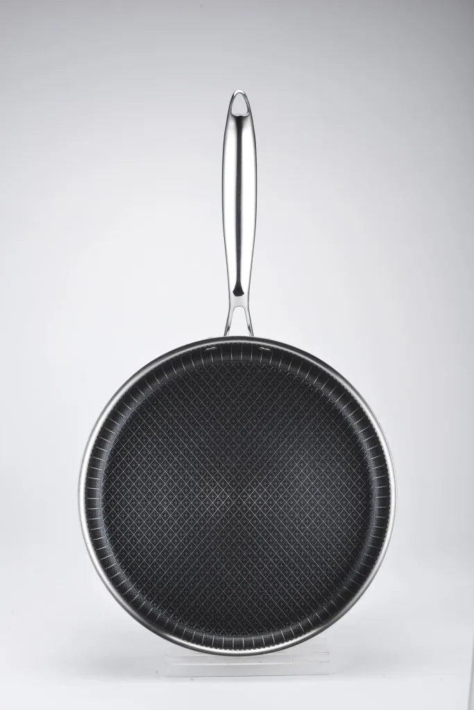 Titan Pan Profi-Pfanne, Ø 28 cm inklusive Rezeptheft