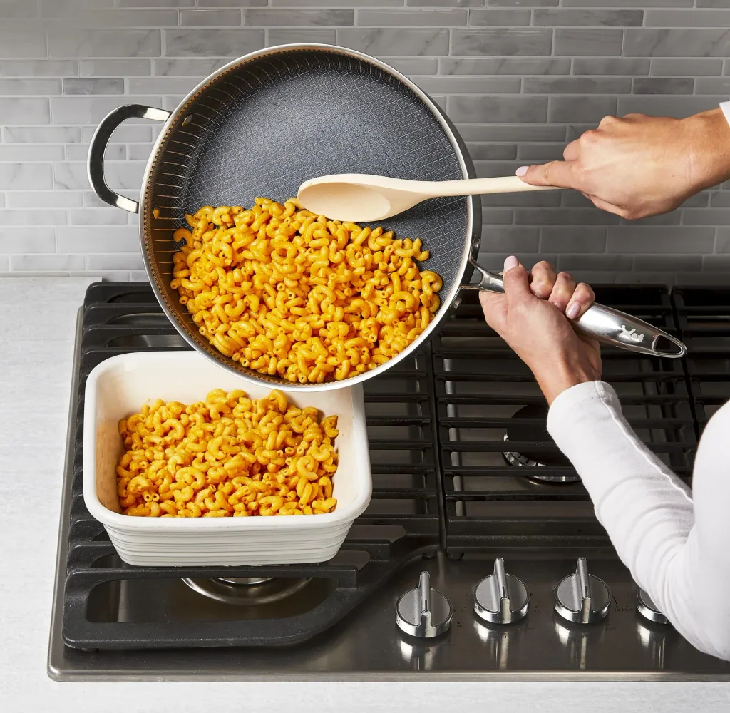 Titan Pan Profi-Pfanne, Ø 28 cm inklusive Rezeptheft