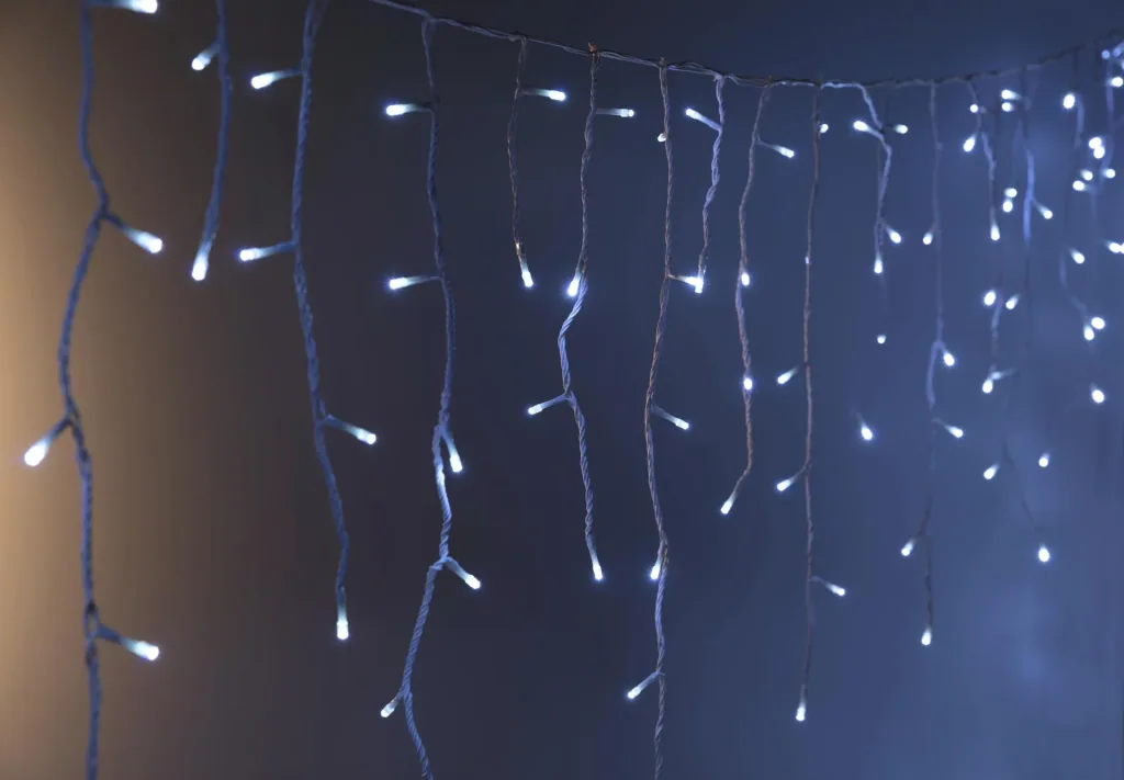 Eisregen Lichterkette mit 480 kaltweißen LED - Länge 12 m
