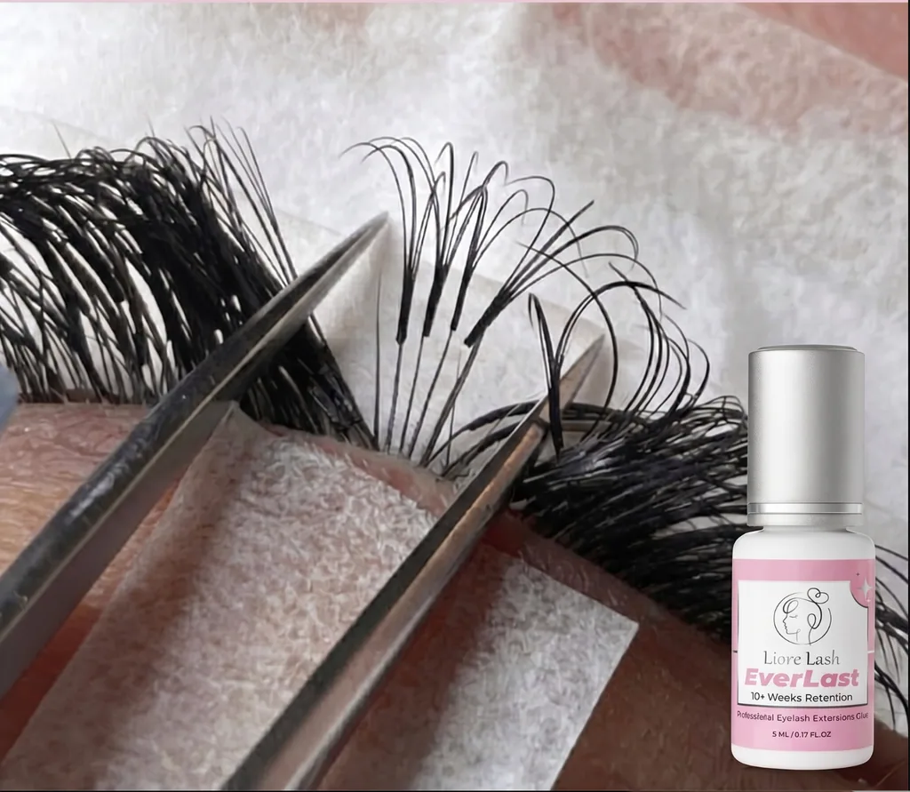 Extra starker Wimpernverlängerungs-Kleber Liore Lash – 0,5–1 Sek. Schnelltrocknend Lash-Kleber, Bis zu 10 Wochen Haltbarkeit, Schwarzer Profi-Kleber für Classic & Volume Wimpern, 5 ml