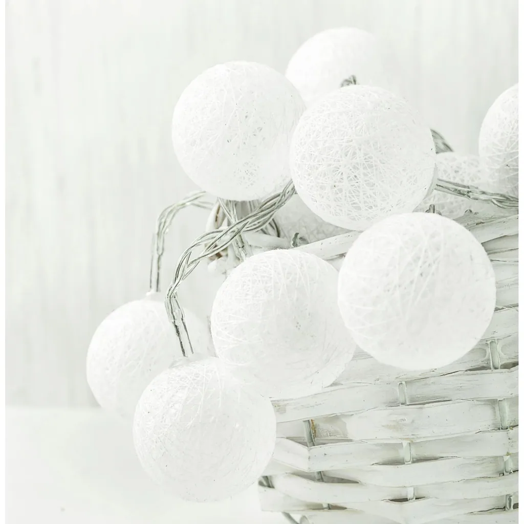 Alavya Home Lichterkette Cotton Ball 10er