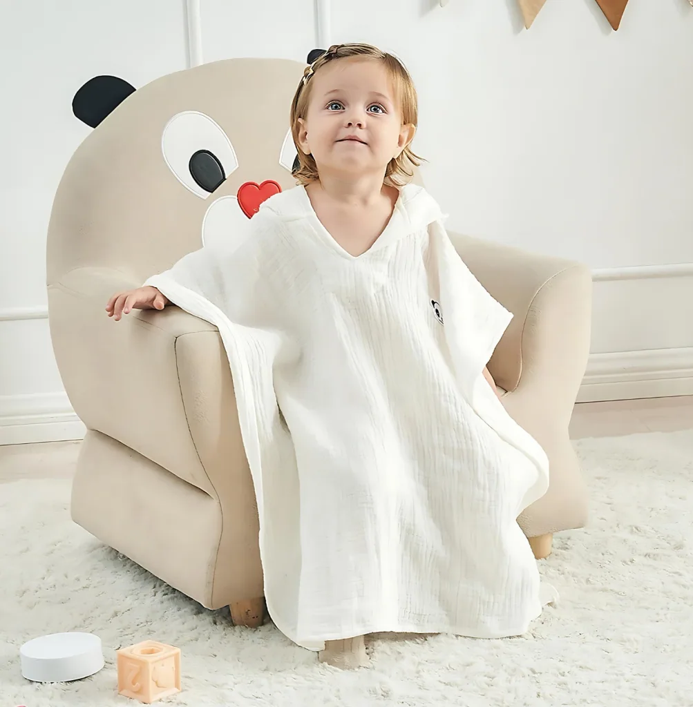 Alavya Home Bademantel Kinder mit Kapuze 60x60 cm Musselin - Weiß
