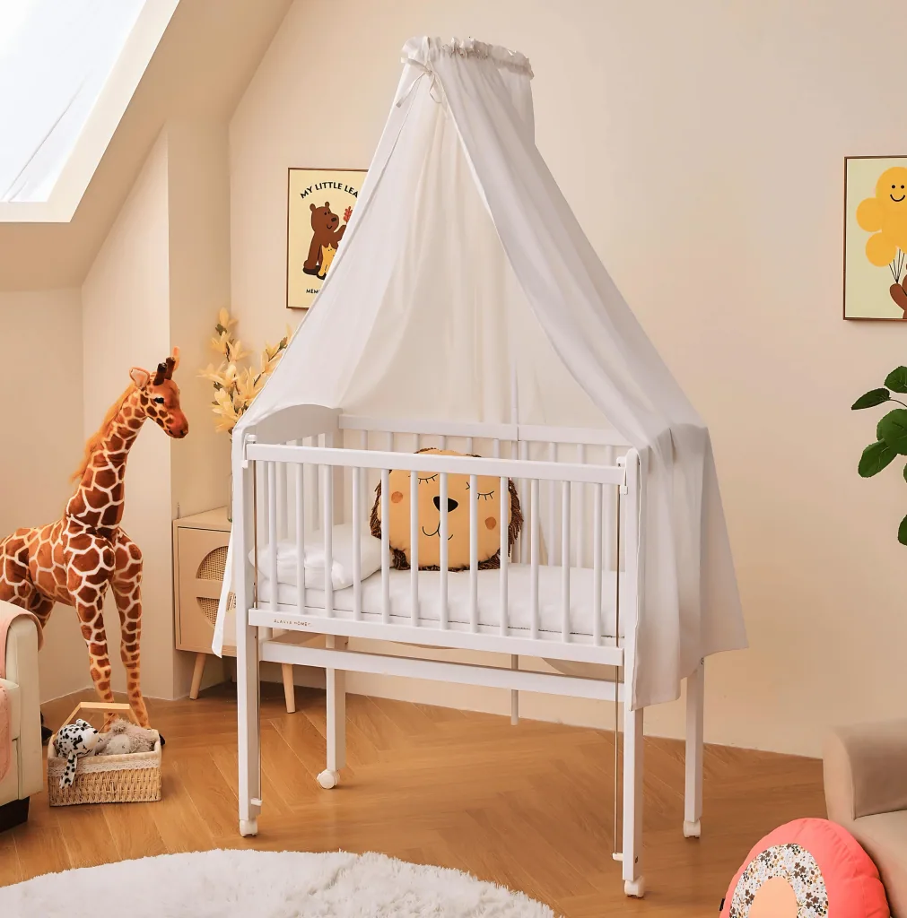 Alavya Home Babybett Betthimmel mit Himmelstange 150x240 cm Bio-Baumwolle - Weiß