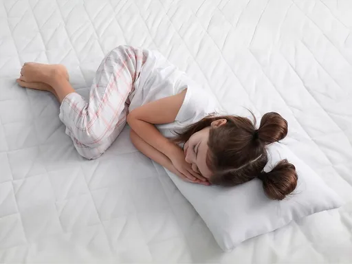 Alavya Home Kindermatratze COZY 80x180 cm Kaltschaum inkl. Spannbettlaken – 2-teiliges Set, Weiß