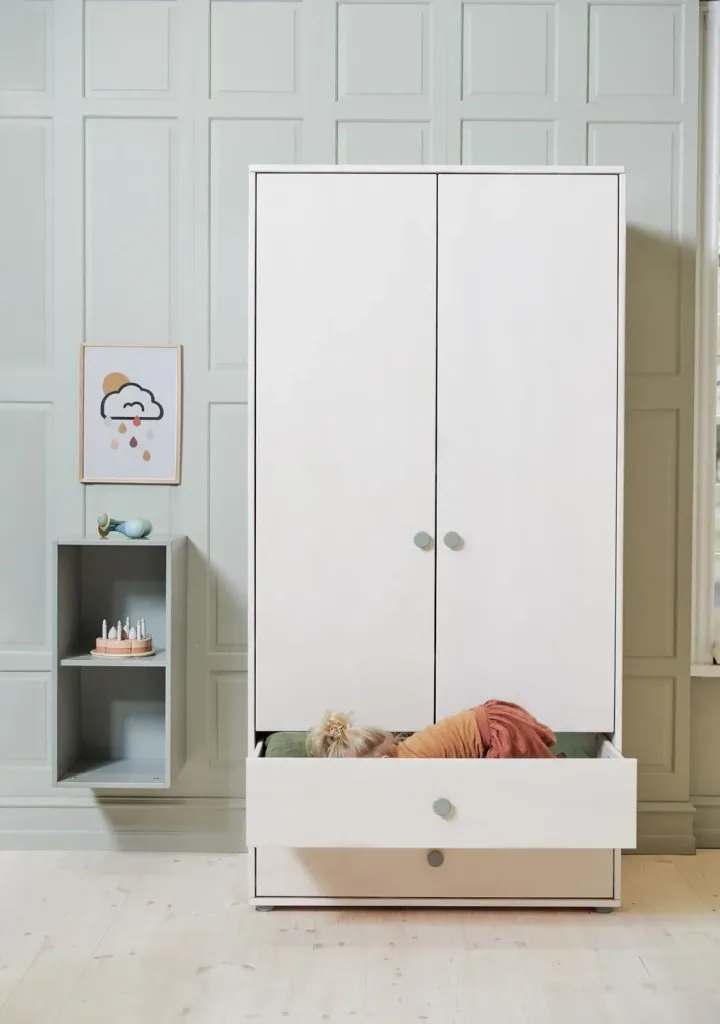 Flexa Kleiderschrank - Roomie, 2 Türen + 2 Schubladen, Farbe: Weiß/Naturgrün