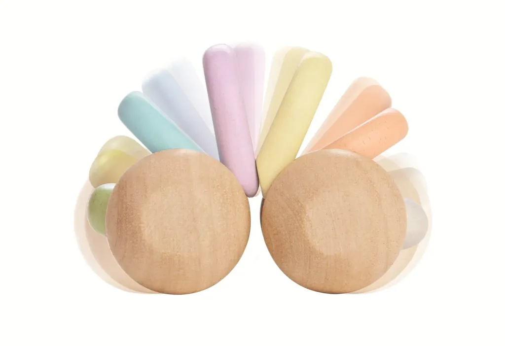 Plan Toys - Babyauto pastell, Gummibaumholz