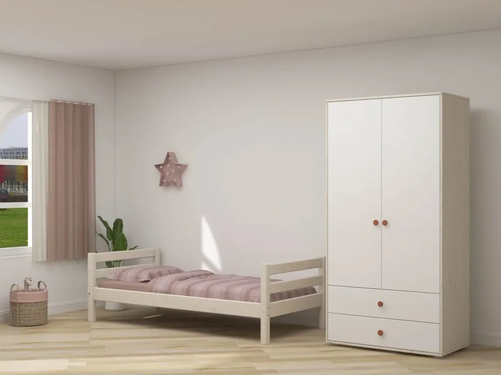 Flexa Kleiderschrank - Classic, mit 2 Türen und 2 Schubladen, 101,3x202,5 cm, Farbe: Weiß gekalkt / Weiß / Rouge