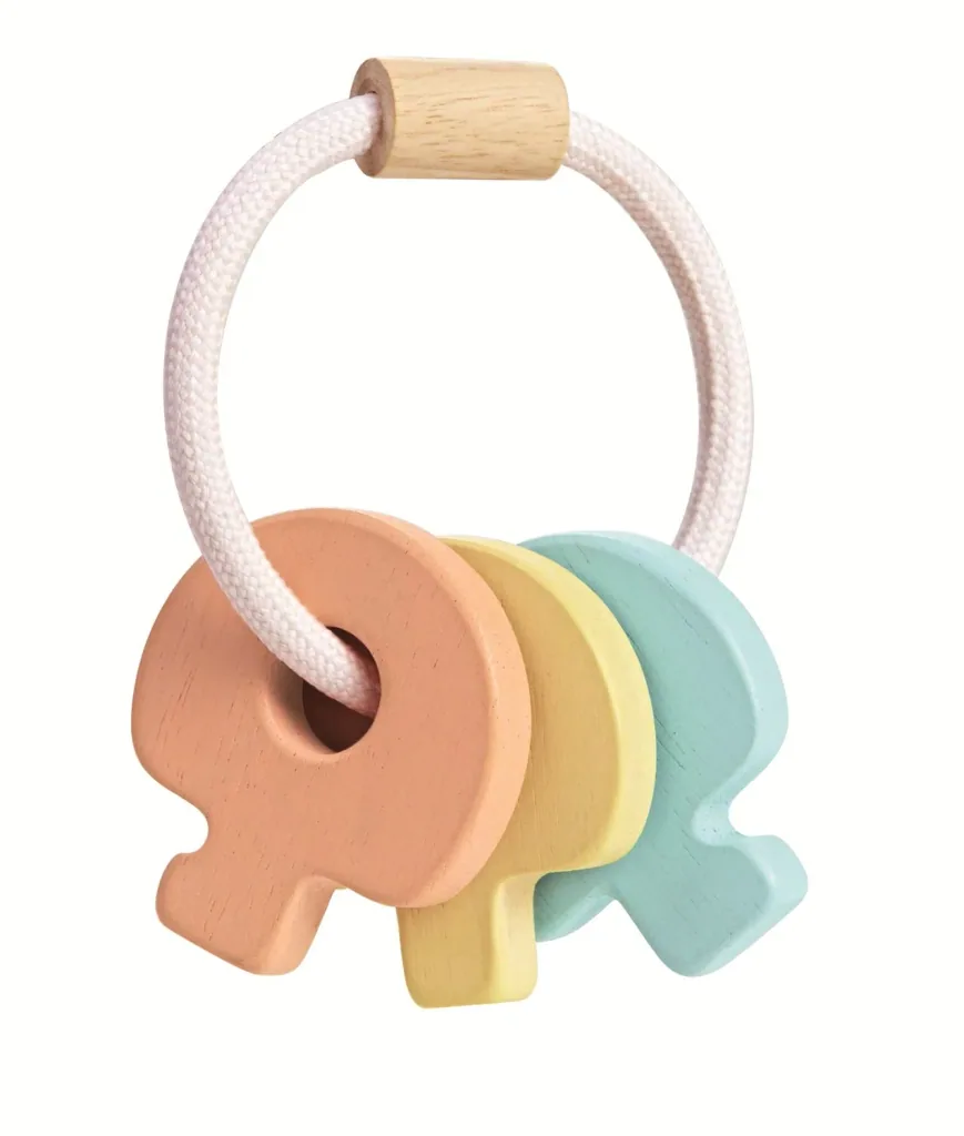 Plan Toys - Rassel - Babyschlüssel pastell, Gummibaumholz