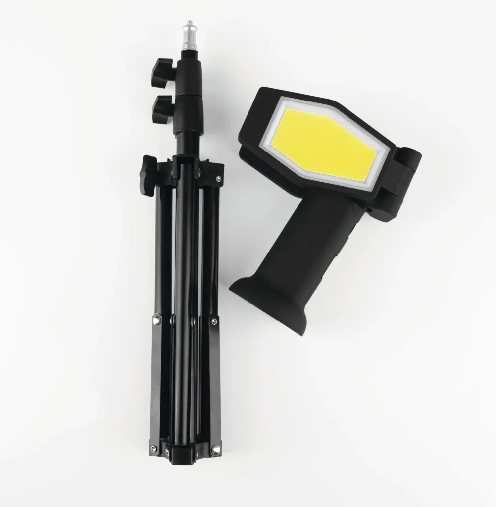 LED Strahler Universal mit Stativ