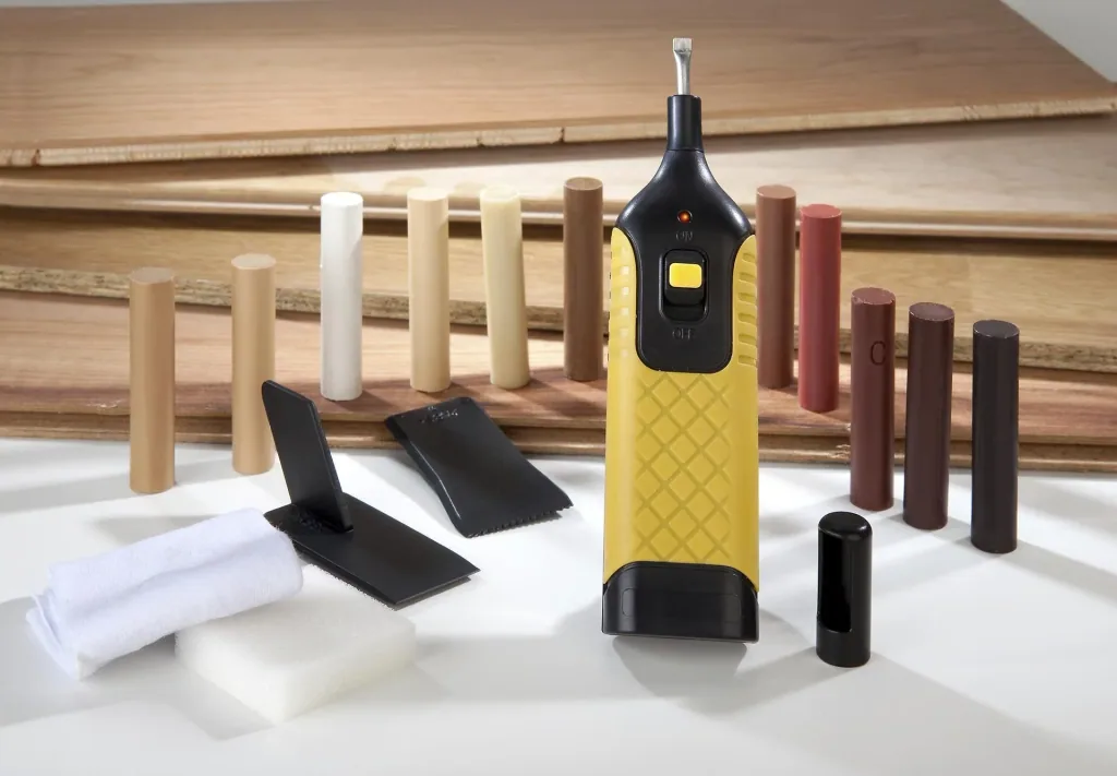 Reparatur-Set für Laminat und Parkett mit 11 Farben Hartwachsstangen